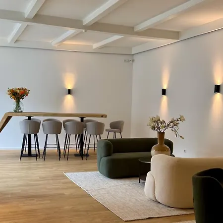 Hotel Smartstay - Digital Check-in & Nearby Bakery