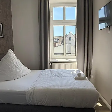 Smartstay - Digital Check-in & Nearby Bakery Hotel